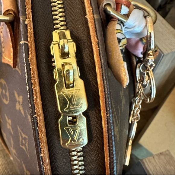 Louis Vuitton Monogram Ellipse MM( only for 24 hrs ) - Picture 9 of 16